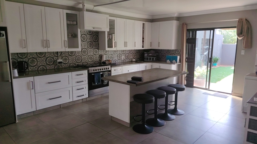 4 Bedroom Property for Sale in La Hoff North West